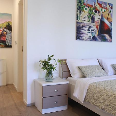 Studio Apartment Rosa Krk 克尔克 外观 照片